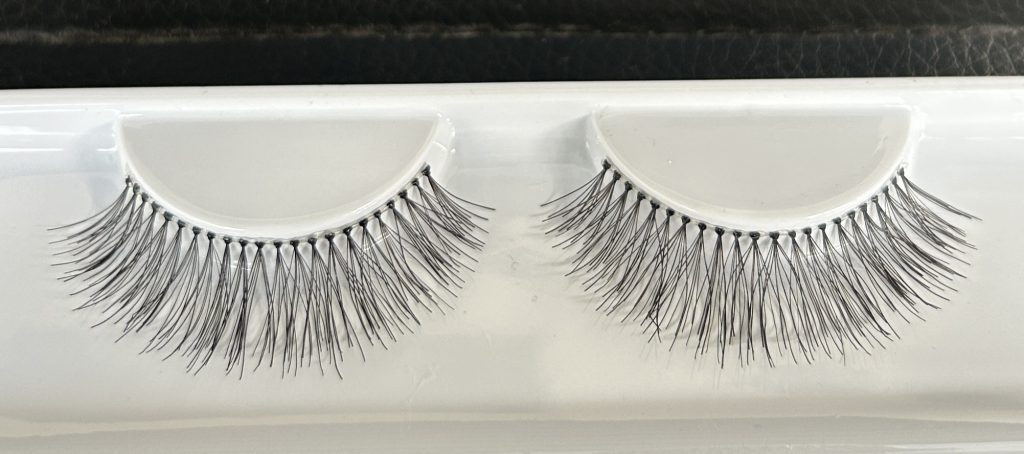 Elara lash style
